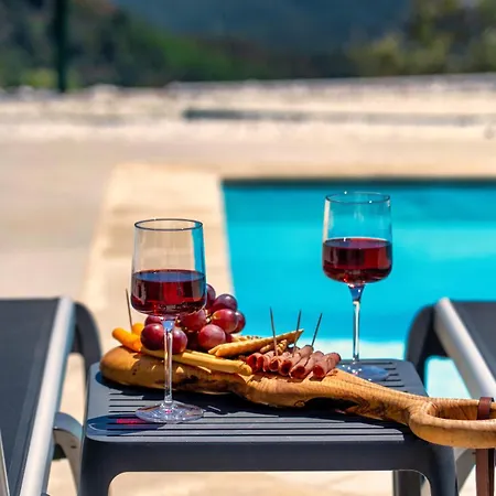 Villa The Box House & Charming Private Tiny House & Pool