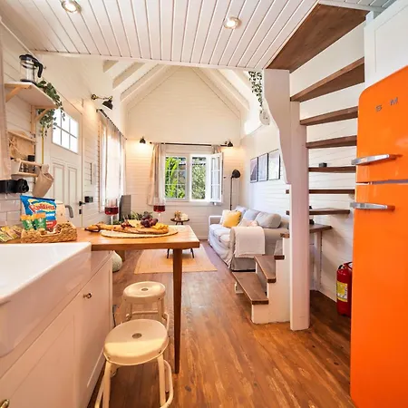 The Box House & Charming Private Tiny House & Pool *