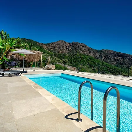 Villa The Box House & Charming Private Tiny House & Pool