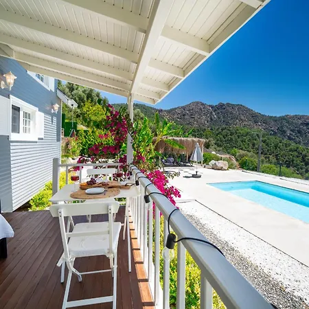 The Box House & Charming Private Tiny House & Pool Вилла *